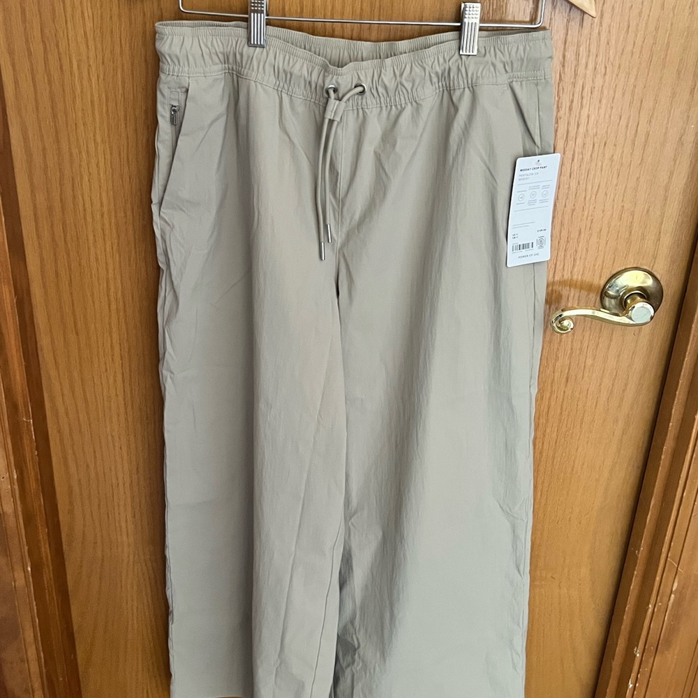 Athleta cropped track pant.